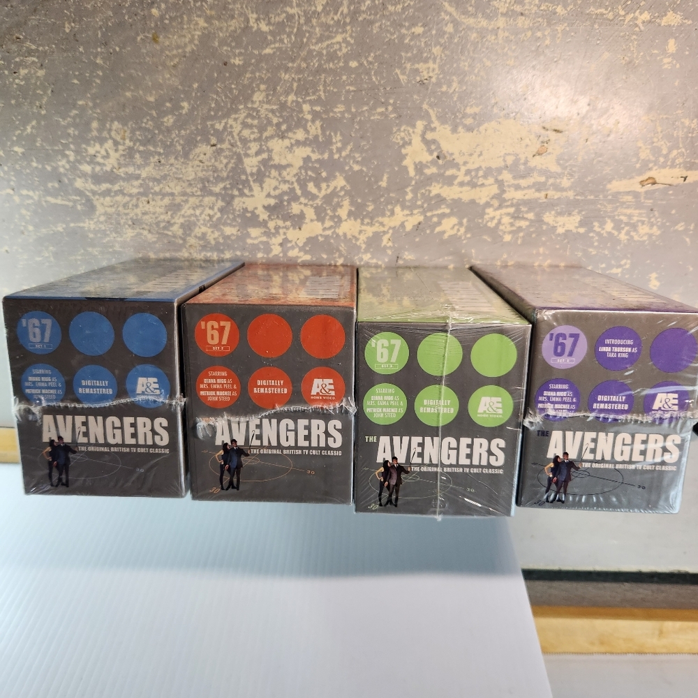 The Avengers '67 Set 1-4 VHS 1,2,3,4 Diana Rigg 1967 New Sealed Posters Include - Picture 4 of 10